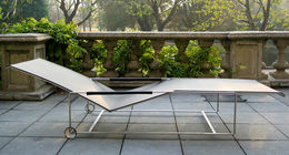 Tumbona solvagn och Macetero planteringskärl i MODERN INTERIÖR